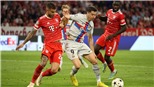 Bayern 2-0 Barcelona: Lewandowski im tiếng, Sane là sự khác biệt