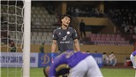 Tiến Dũng rực sáng làm nản lòng hàng công Hà Nội FC