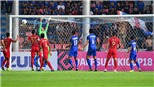 VIDEO: Hậu vệ tuyển Thái Lan lập 'siêu phẩm' sút phạt góc vào lưới Indonesia