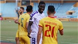 Hà Nội đại thắng Thanh Hóa: Tiến Dũng và Pape Omar động viên đồng đội cũ