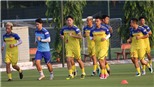 Tuyển Việt Nam: Quế Ngọc Hải tập riêng, Mạc Hồng Quân làm quen đồng đội mới
