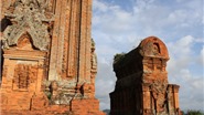 Ngắm Tháp Bánh Ít huyền bí với kiến trúc ChămPa tại Bình Định